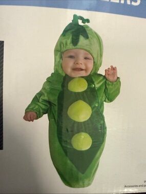 New peapod newborn baby costume - Halloween, photos.